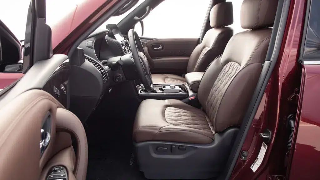 2023 Nissan Armada V8 Platinum interior 16- H-H-Auto
